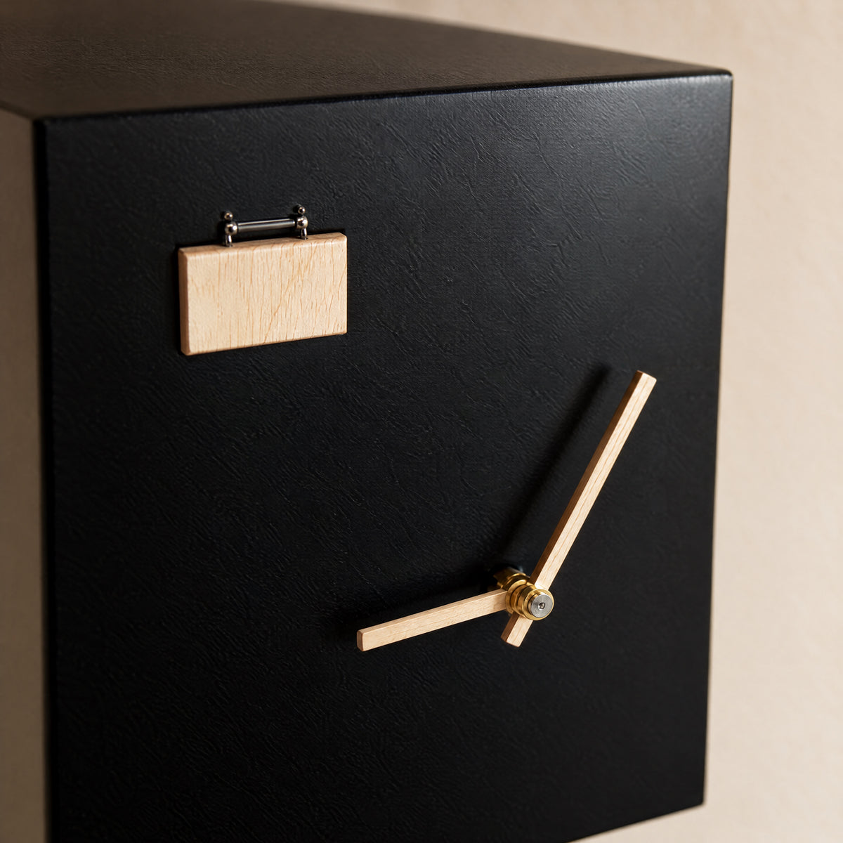 Romba Cubus 8-Day Modern Cuckoo Clock, close-up detail