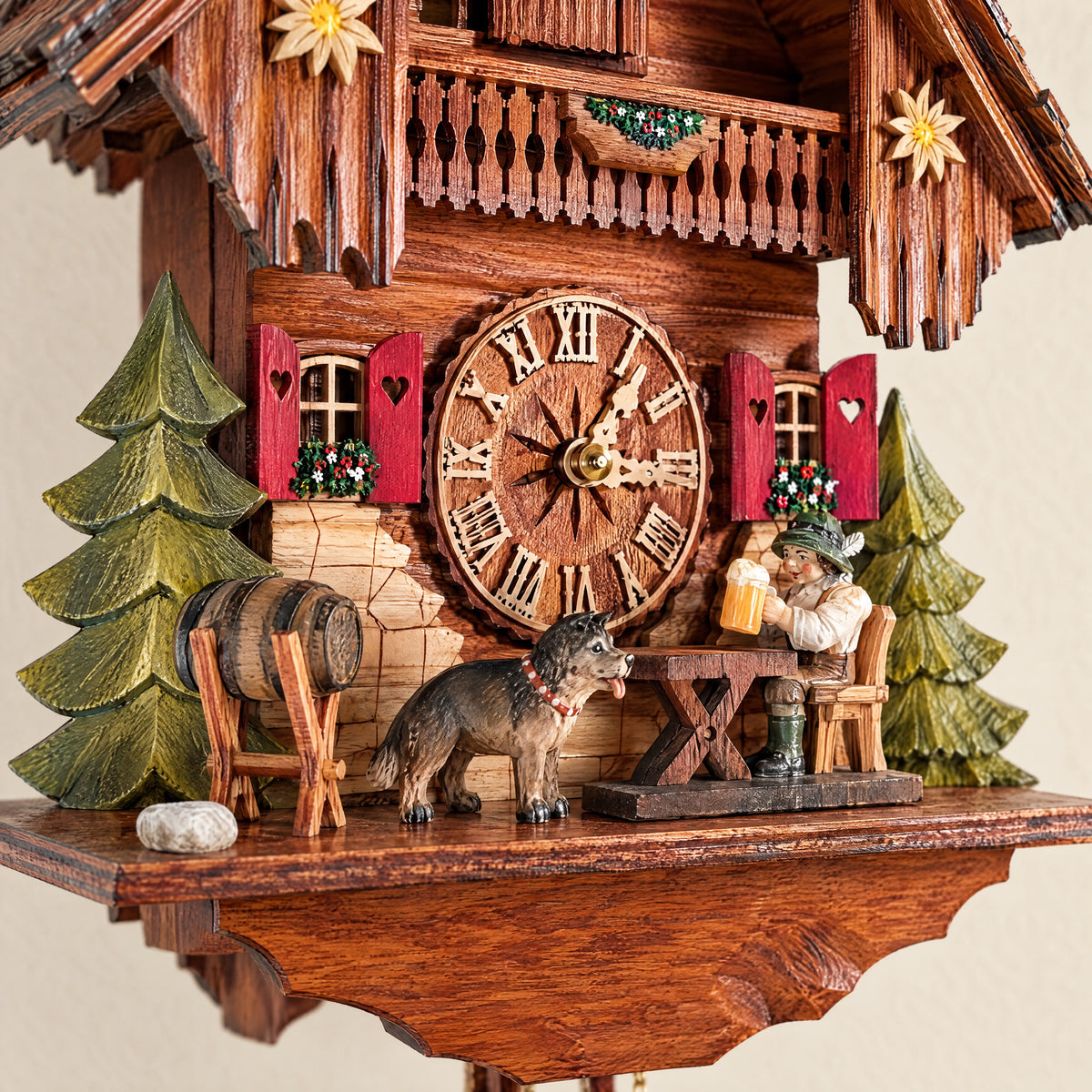 Sternreiter Beer Drinker 1-Day Chalet Cuckoo Clock, close-up detail
