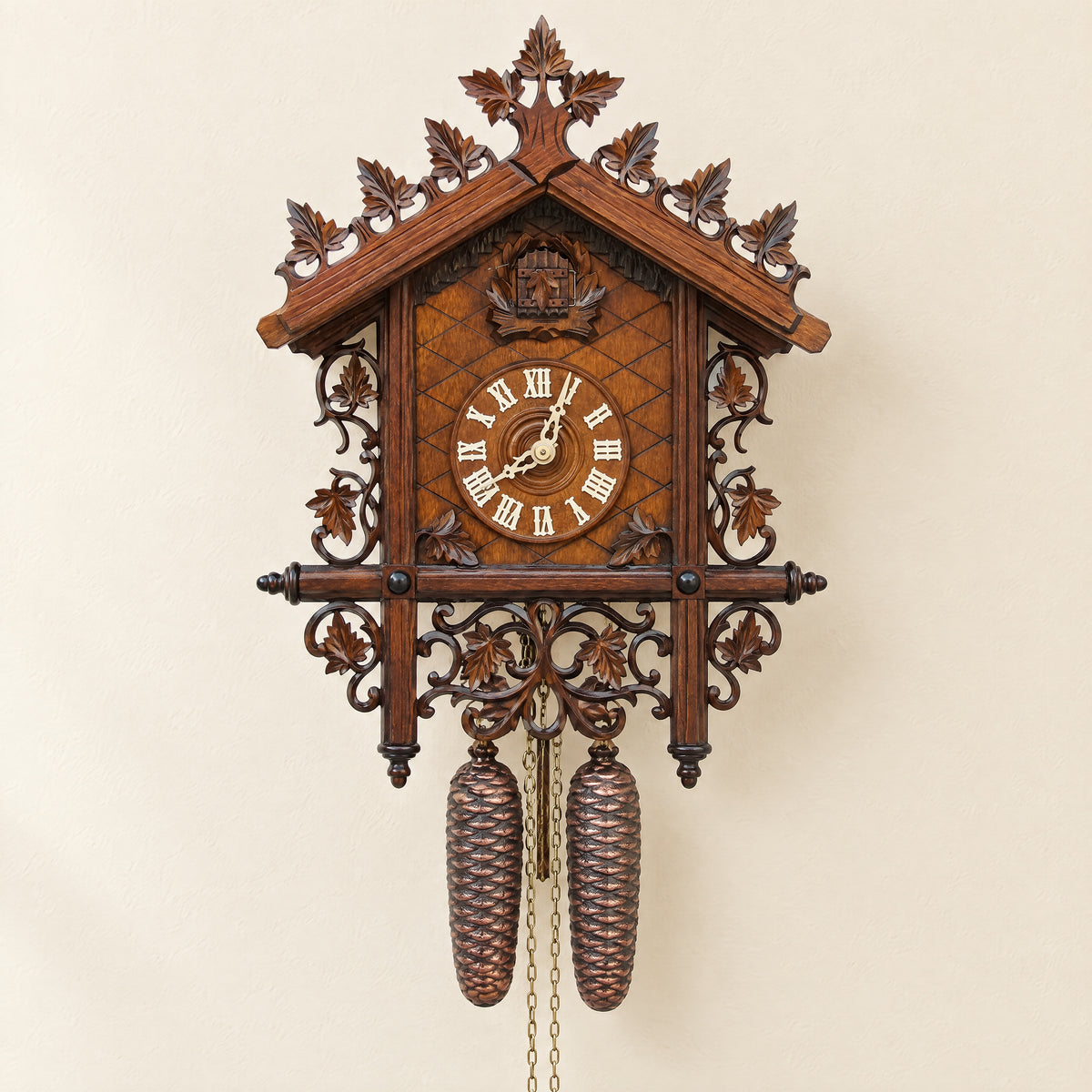 Sternreiter Bahnhäusle 8-Day Railroad House Cuckoo Clock, front view