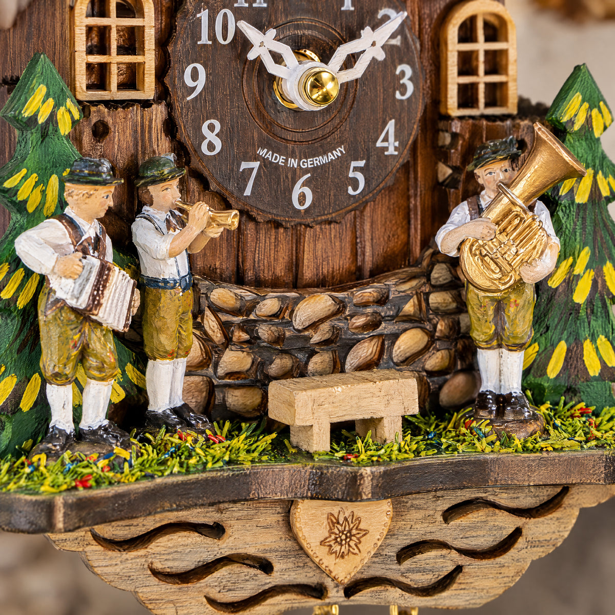 Alpenklang Oompah Band Musical Quartz Cuckoo Clock by Trenkle, close-up detail
